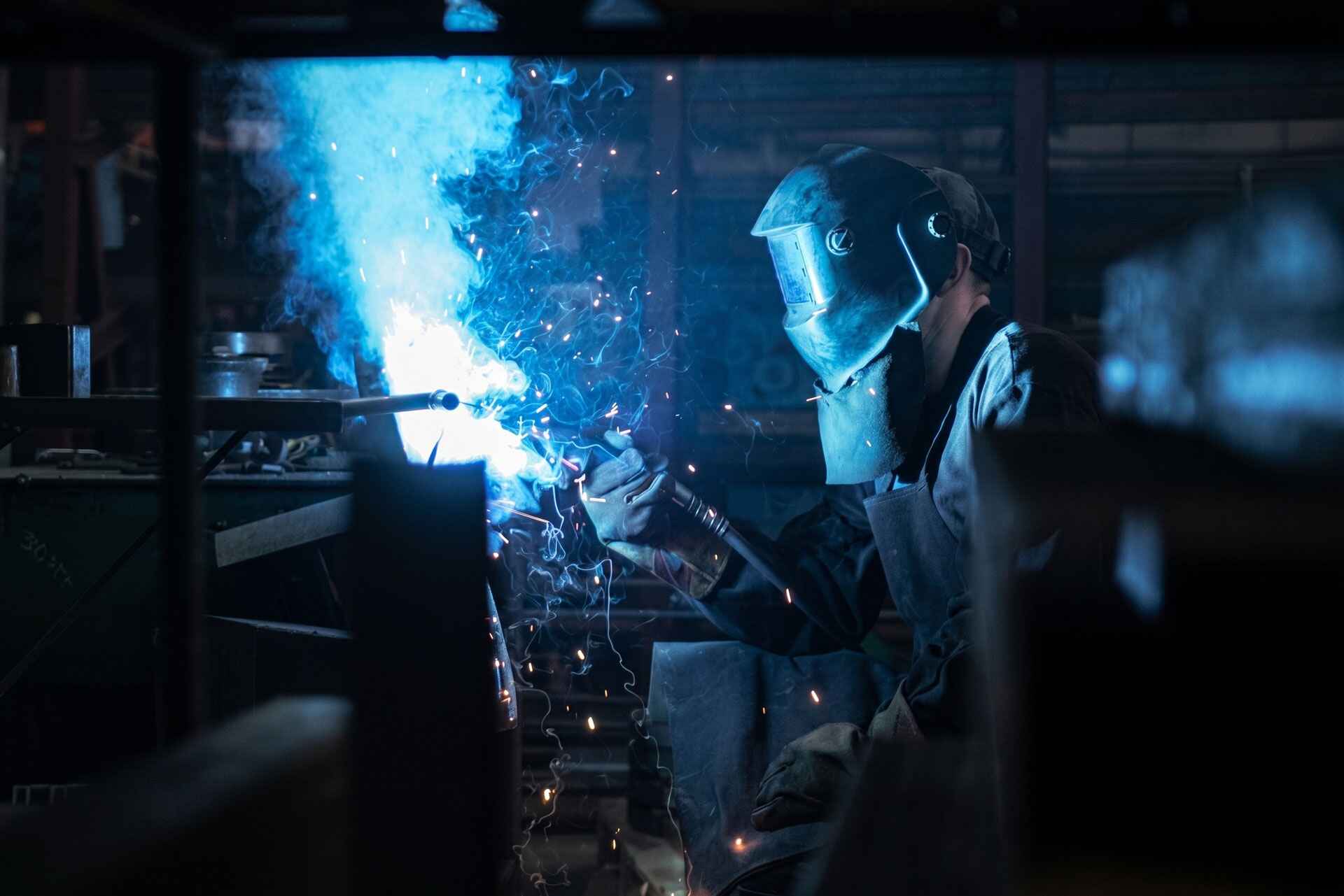 Vikar i arbejde med metalemne