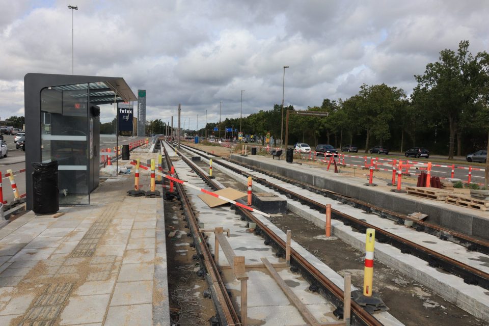 Odense_Letbane,_Rosengårdcentret_lightrail_station_(2)